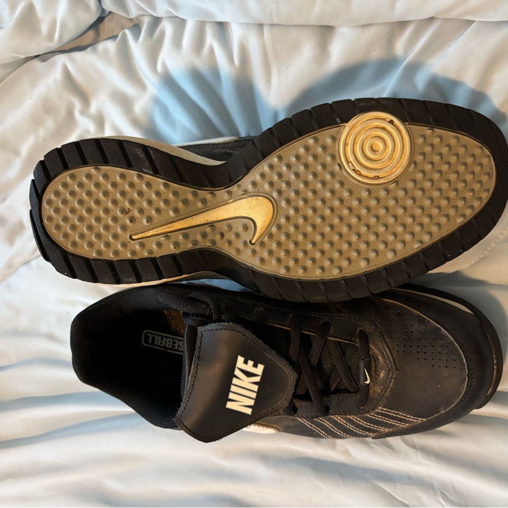 Nike Men's Black and White Basebll turf Shoes - Picture 2 of 2